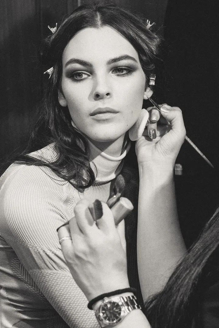 Vittoria Ceretti backstage at the Versace show during Milan Men's Fashion Week Fall/Winter 2018/19. Photo: Getty