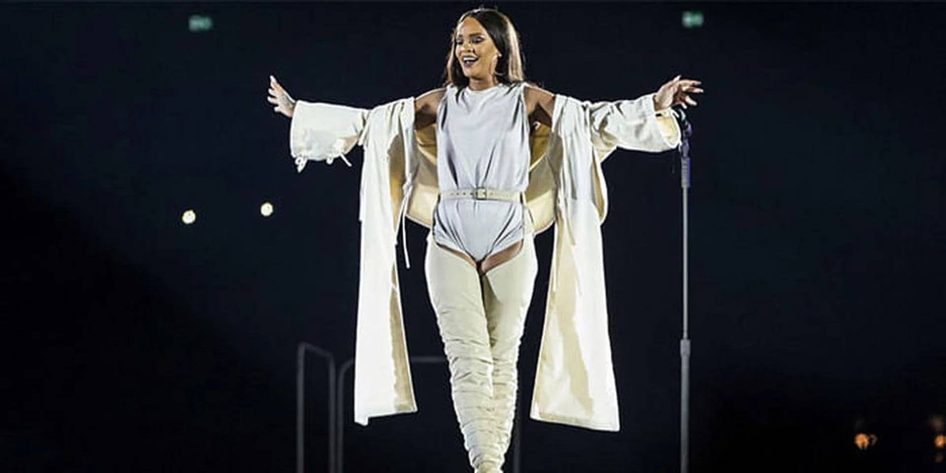 Rihanna To Receive Mtv's Michael Jackson Video Vanguard Award