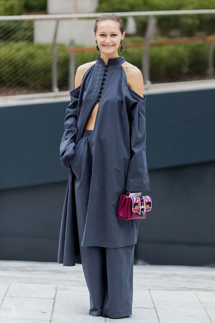 Small touches like a pop of another bright tone in the form of accessories will lift your ensemble and draw attention to the bag, belt or scarf.