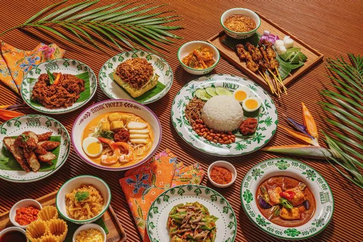 Violet Oon, Peranakan cuisine, Singapore restaurants