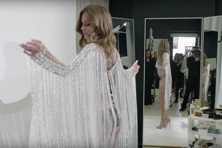 Fringe for days, y'all.