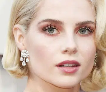Lucy-Boynton-pink-eyeshadow