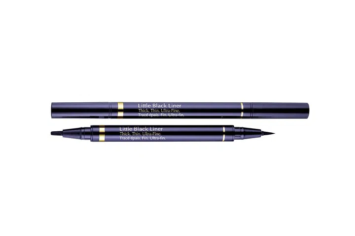 This dual-ended liner enables you to line your lids whichever way you want (ultra-fine, thin or thick) effortlessly. It also doesn’t flake or smudge.