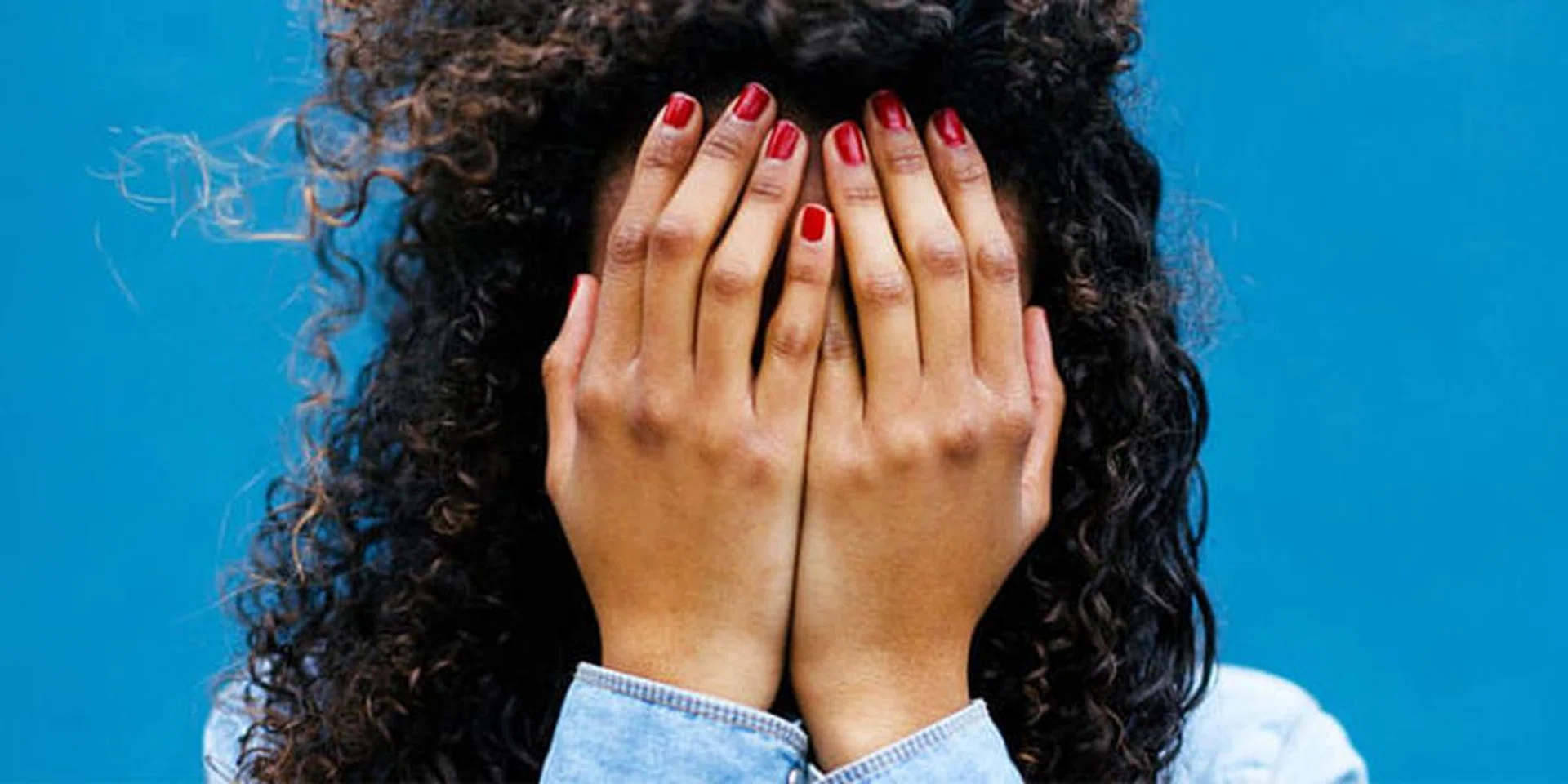 Here's What Drinking Is Really Doing To Your Skin (And How Long It Takes To Heal)