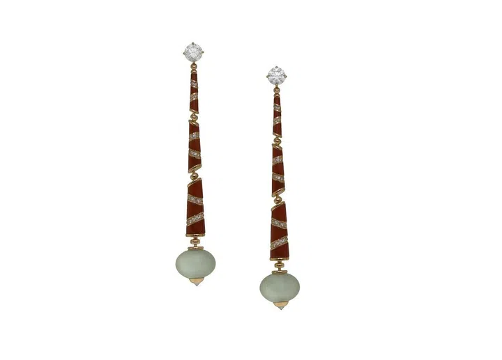 High Jewellery earrings in pink gold and coral with 2 jadeite-jades ( 35,06 ct), 2 round brilliant cut diamonds (1,85 ct), 2 round brilliant cut diamonds and pave'-set diamonds (1,31 ct)