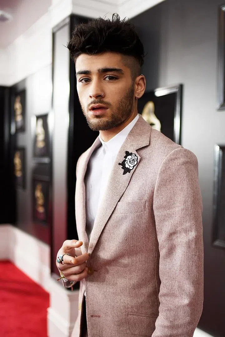 Zayn, we need to (pillow) talk stat. Photo: Getty