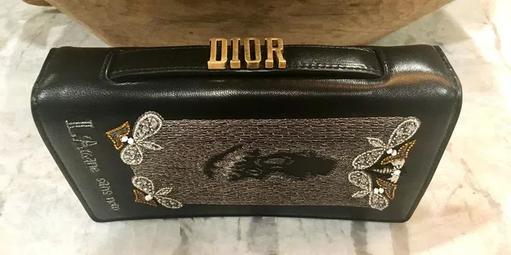 Details of the clutch she chose for the night out.
