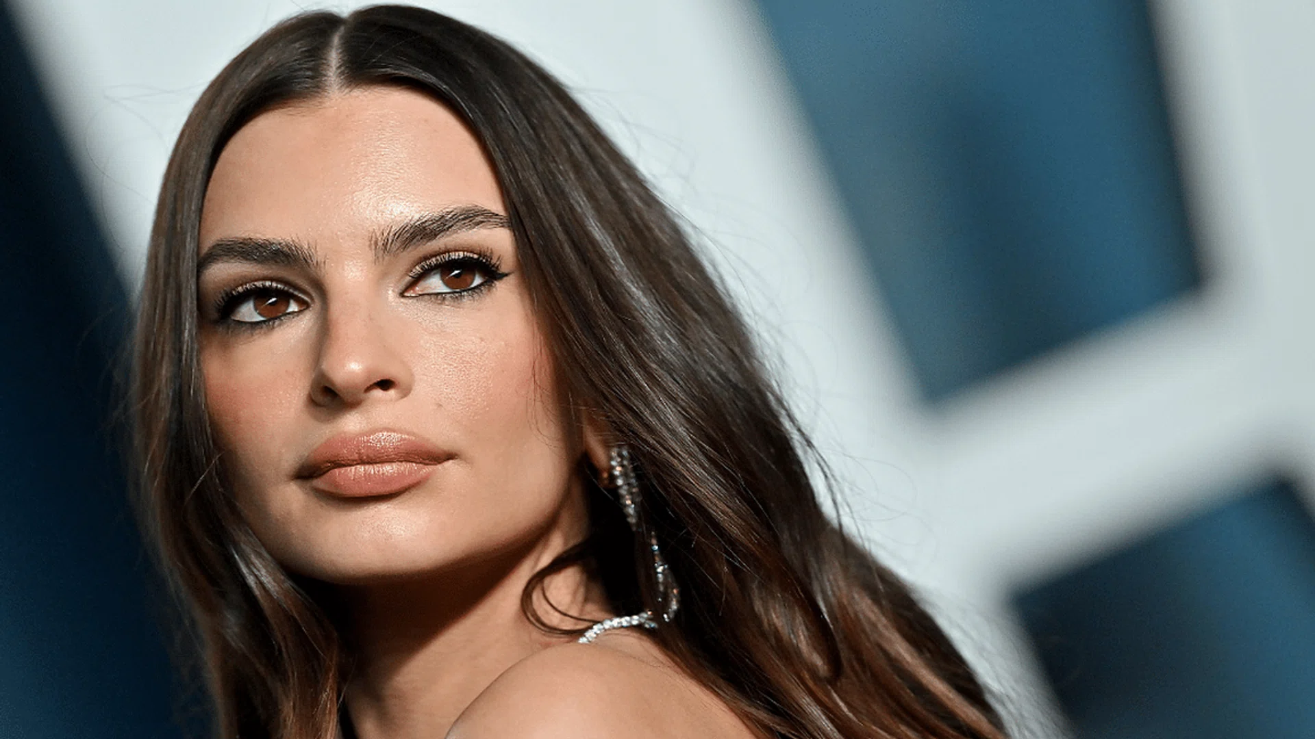 Emily Ratajkowski Wore Low-Rise Pants And A Bra Top For A Day Out
