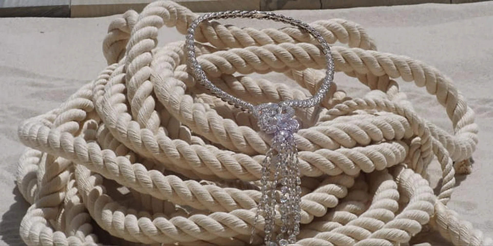 chanel flying cloud