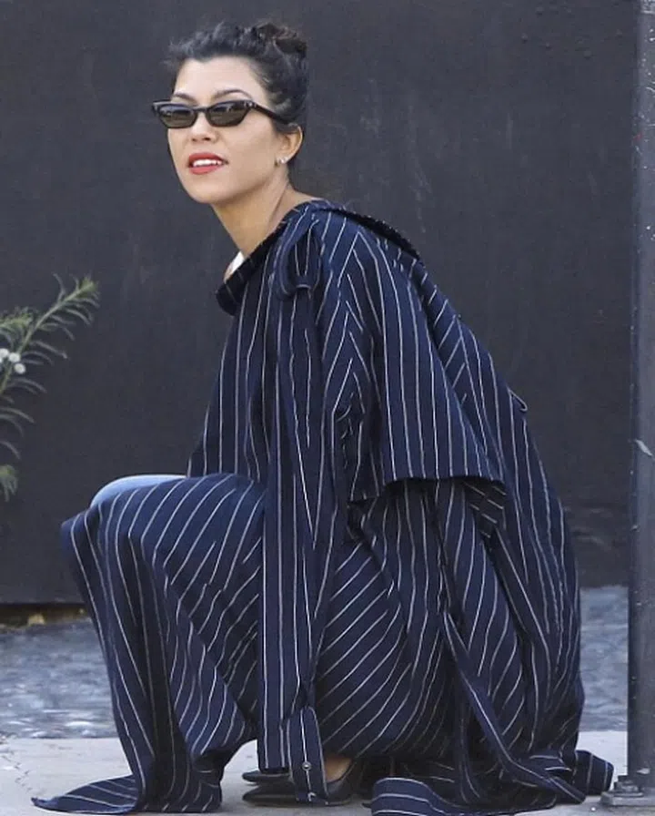Make a statement by doubling the glasses with the striped look of Summer 2017. Photo: @kourtneykardashian 