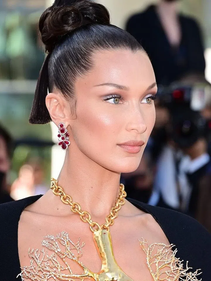 Bella Hadid wearing Chopard. (Photo: Daniele Venturelli/WireImage)