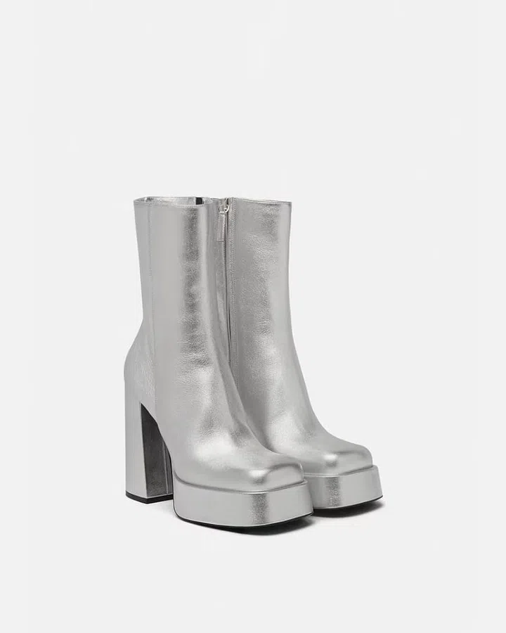 Photo: Versace