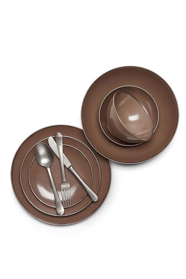 The Italian fashion house Bottega Veneta may be best known for its leather goods, but its homewares line, launched in 2006, expands year on year. From furniture and soft-furnishings to home fragrances, tableware and lighting, each of the designs is modern and luxurious with clean lines and sumptuous textures.
