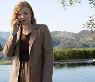 Succession Sarah Snook Minimalist