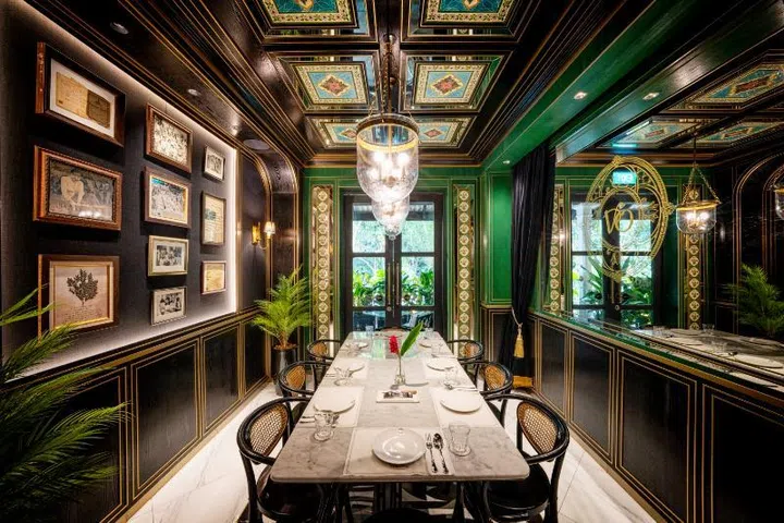 Violet Oon, Peranakan cuisine, Singapore restaurants