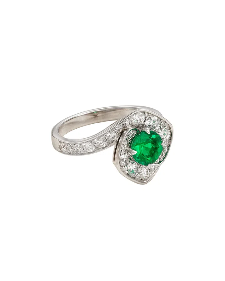 coloured gemstone engagement rings | emerald david morris