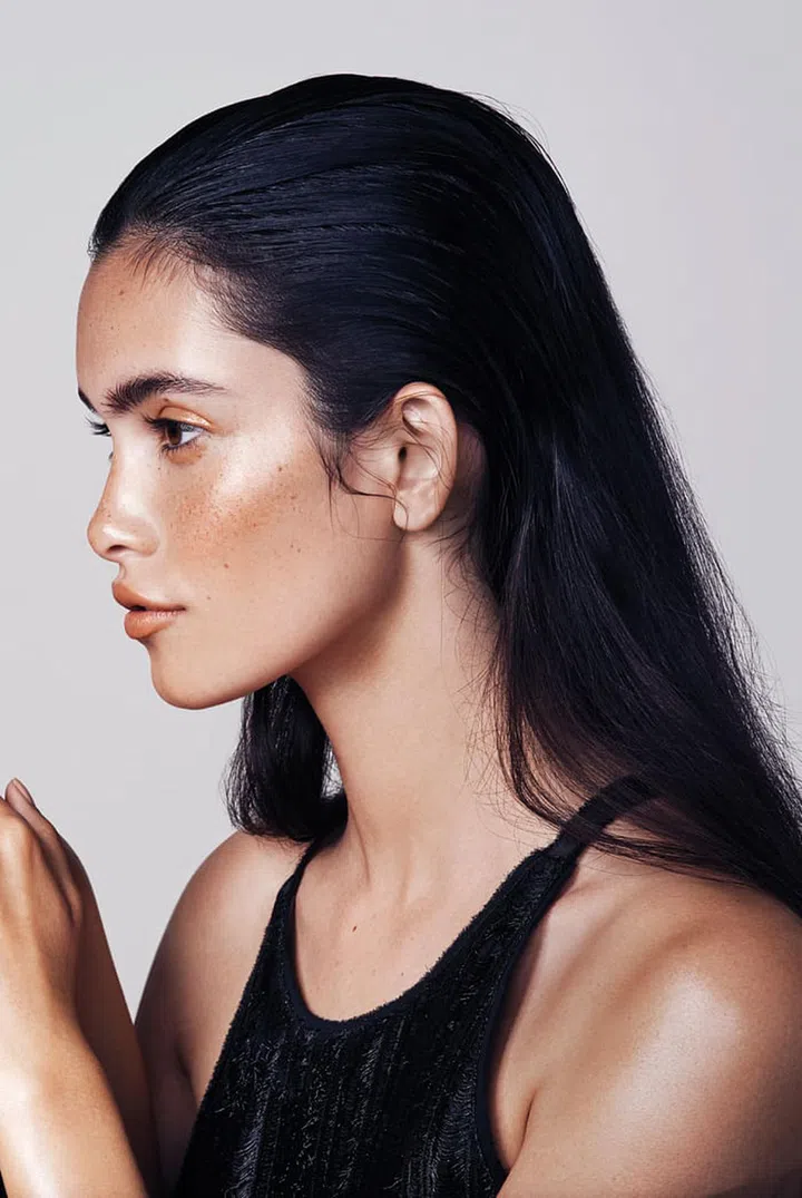 Add warmth to your complexion by replacing your regular blush with a tawny bronzer. While matte bronzers are recommended for contouring, choose one with tiny shimmery pigments instead for a multi-dimensional finish. Complete the look by sweeping the same bronzer on lids like 
an eyeshadow and dab a smidgen of clear gloss for a wet look that’s worthy of Tinseltown’s starlets. Ambery shades work for those with fair skin, while medium to darker skin tones can explore coppery hues for an enviable terracotta glow. 