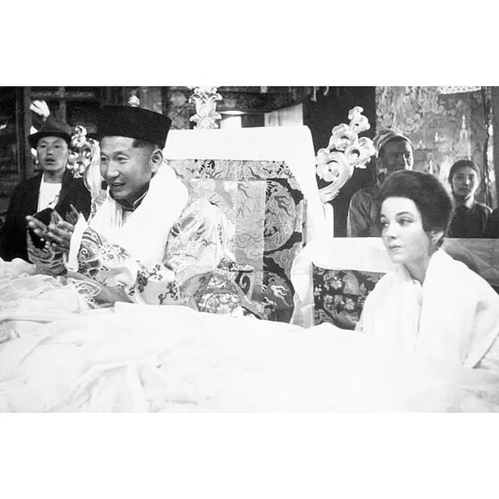 Hope Cook was an American socialite vacationing in India when she met Palden Thondup Namgyal, King of Sikkim at the Windamere Hotel's bar in Darjeeling, India. They were married on March 20, 1963.