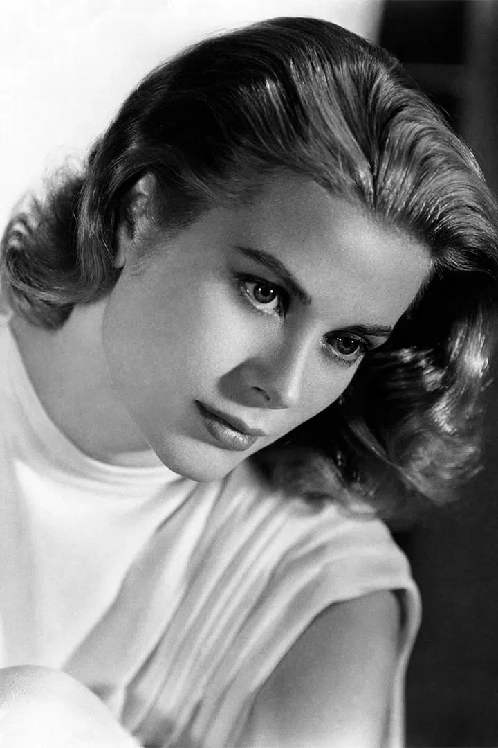 For her final performance at the Academy, Kelly took on the role of Tracy Lord in The Philadelphia Story. She would later play this role once again in the 1956 film adaptation, High Society.
Photo: Getty