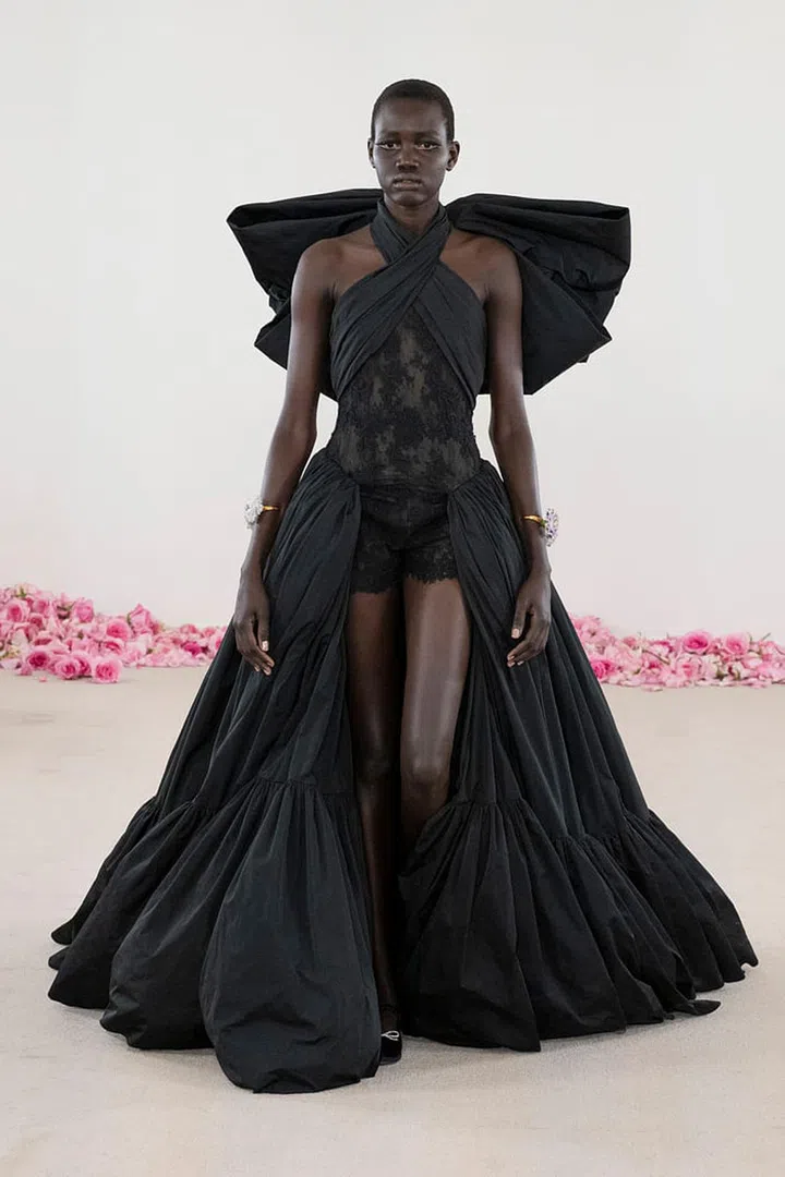 Giambattista Valli,
Fall Winter 2023-24,
Haute couture