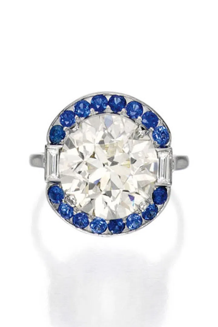 Platinum, Diamond and Sapphire Ring, Whitehouse Brothers
Estimate $80,000 — 120,000. Photo: Sotheby's