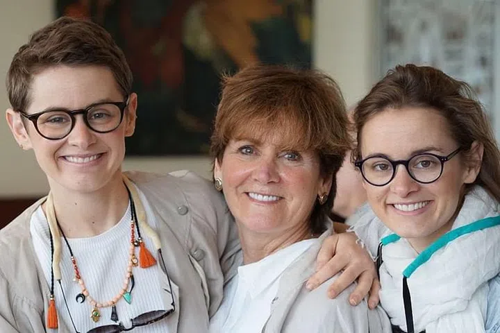 Photo: Lizzie, Kim and Kathryn Fortunato