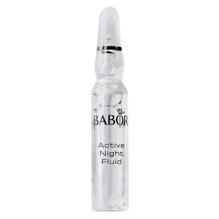 The trio of black algae, black willow extract and black truffle works in sync with the body’s circadian rhythm to repair accumulated environmental damage for rejuvenated skin.