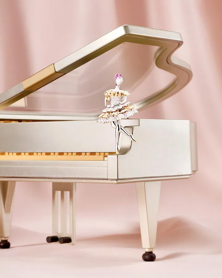 Van cleef arpels Ballet Précieux Clips | danse de seville ballerina clip inspired by carmen