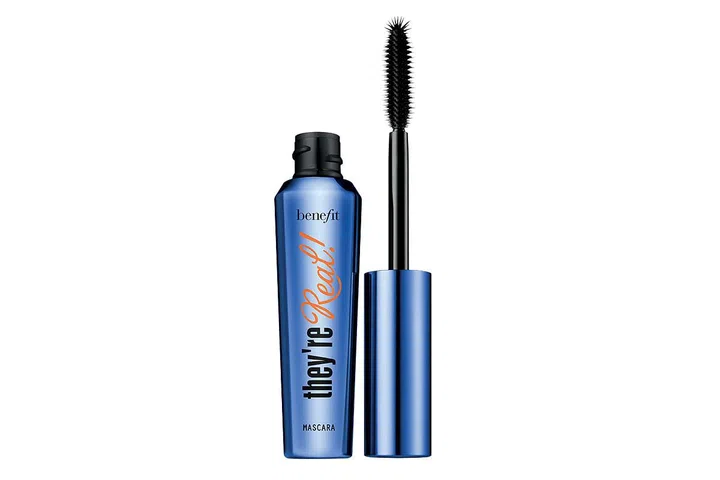 Its dome-shaped brush grabs each and every lash (no matter which angle you hold your mascara wand) for long, flirty lashes.
