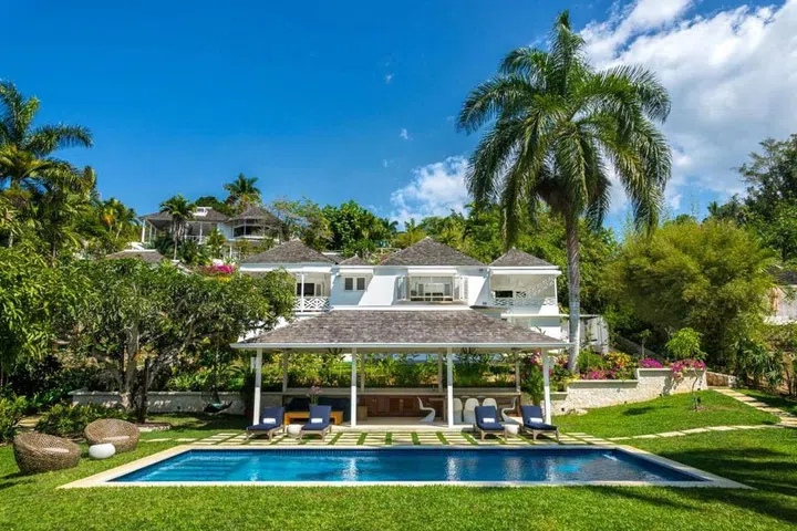 Once a sugarcane plantation that later grew coconuts and pimento, Round Hill takes the boutique hotel concept to the next level. Each of its 27 villas offers private pools, guest houses, and event lawns. At the resort, expect a lot of dancing under the stars and beach parties – entertainment changes nightly.