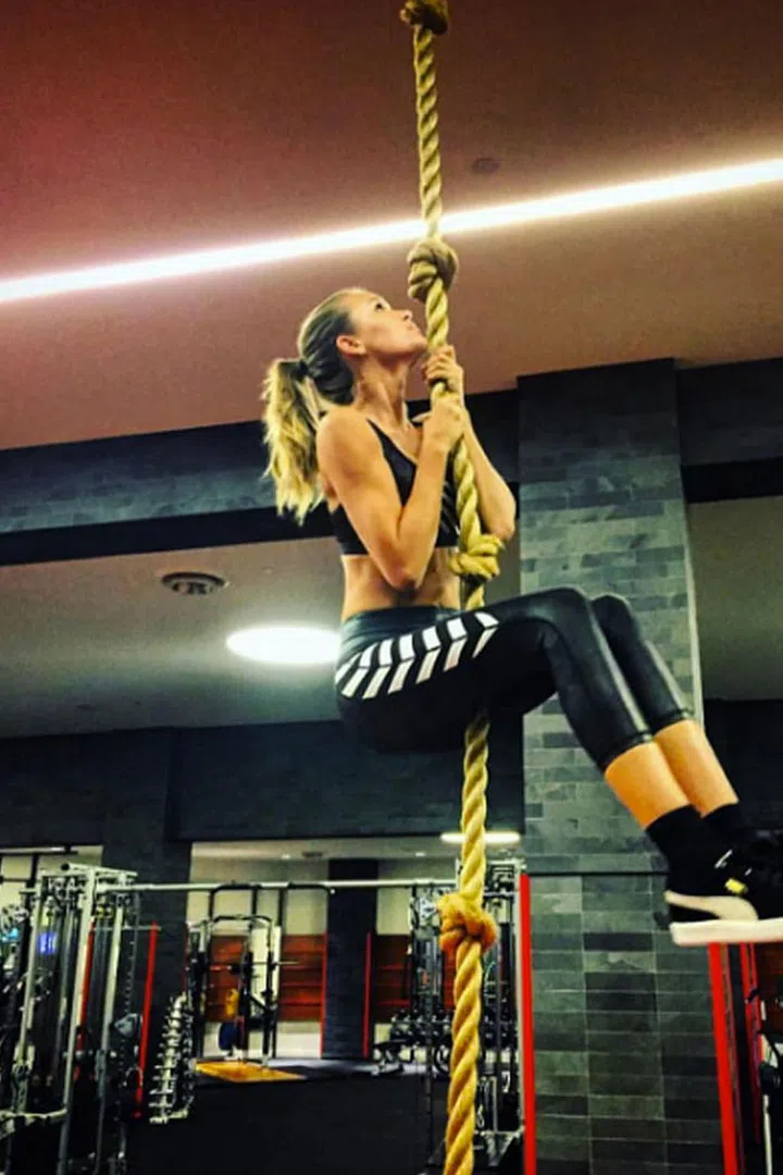 Victoria's Secret Angels don't look that good because of genetics alone (though, that does help). To show just how hard models really train, Josephine Skriver and Jasmine Tookes began documenting their intense workout sessions on a dedicated Instagram account called @Joja.