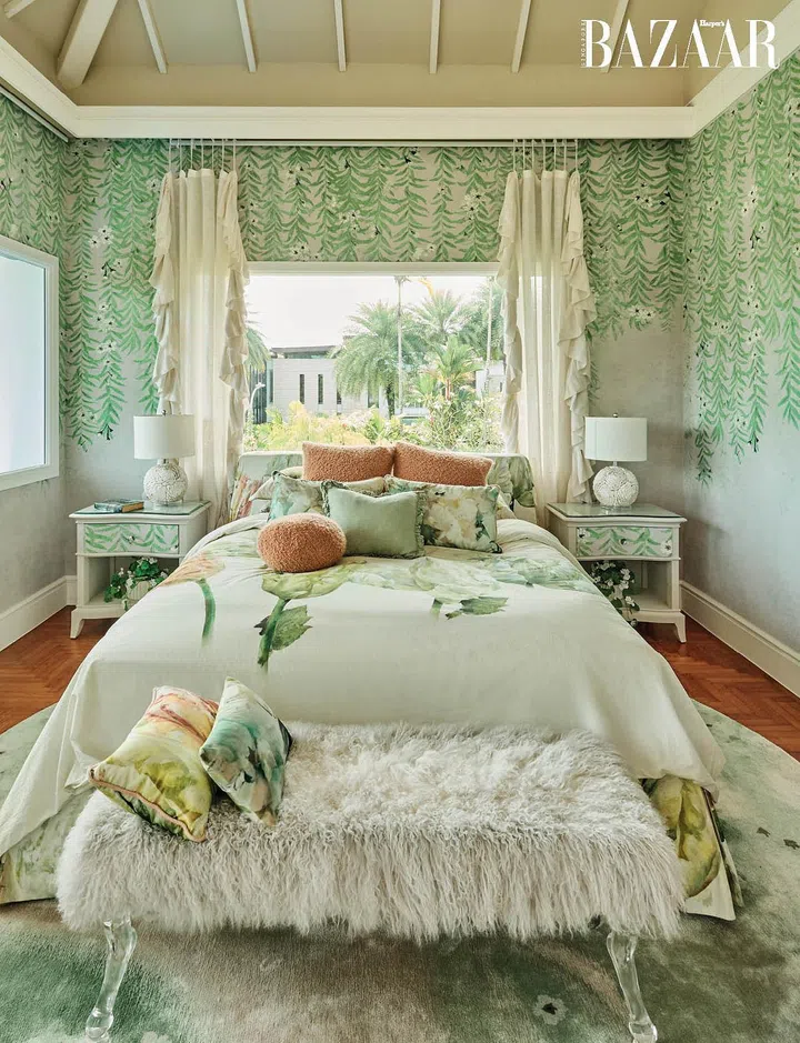 Hunt’s bedroom is her private oasis, with nature-inspired elements that bring the outdoors in. 