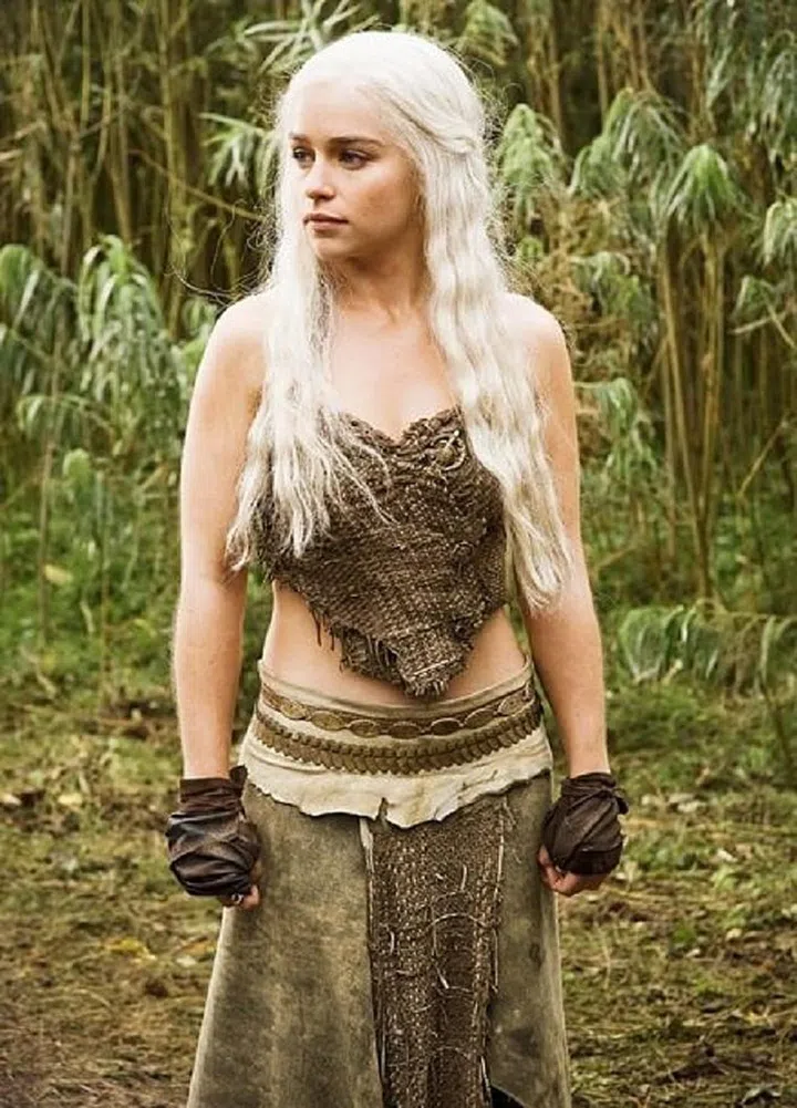 22 Of Daenerys Targaryen s Most Gorgeous Costumes On Game Of Thrones Harper s Bazaar Singapore