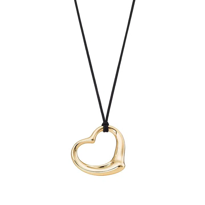 A simple and free-form heart that embodies love, sentimentality and sophistication.