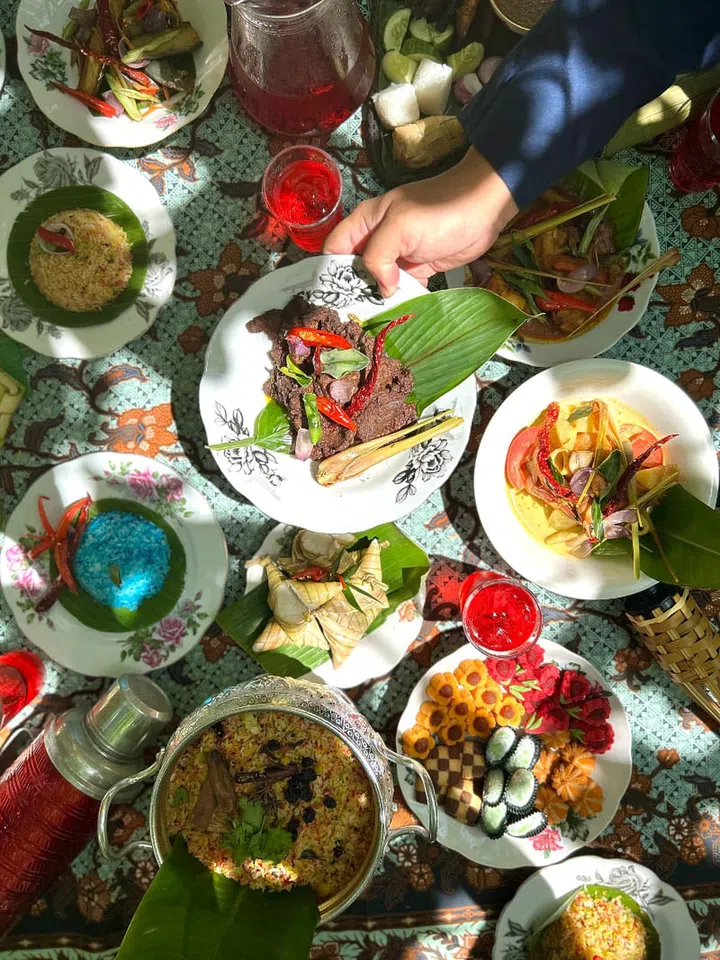 Consider playing around with natural light and shadows when taking your next flat lay food pic. Don't forget to hashtag #ShotoniPhone on Instagram! Photo: Gloria Tso