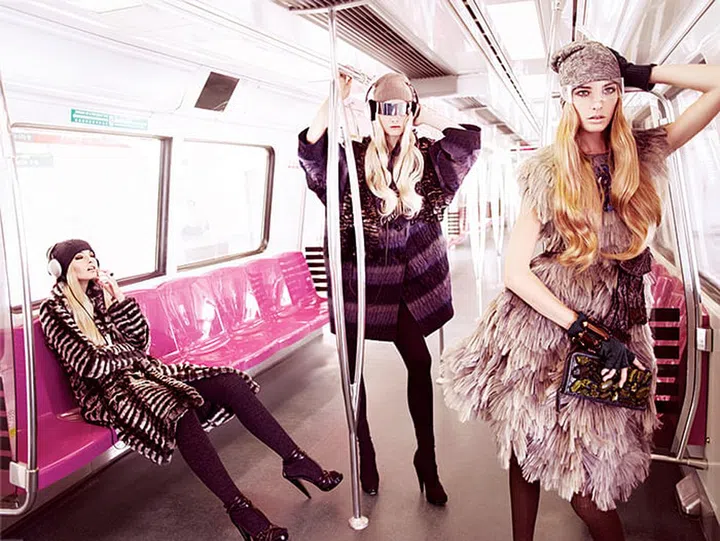 SB0808_Fashion_Singapore_MRT