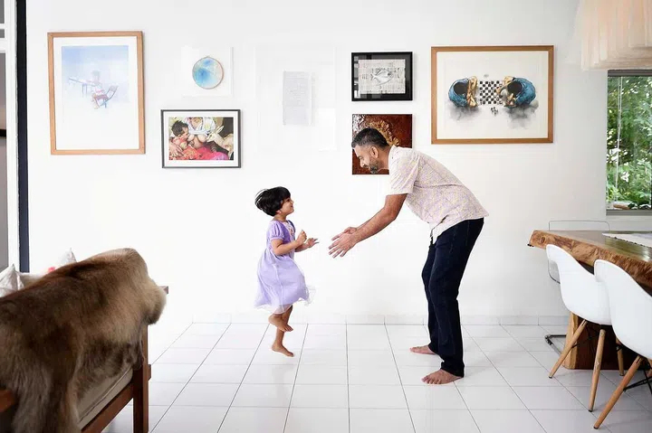 Vickram and his elder daughter. (Photo: Carli Teteris, courtesy of Grounded)
