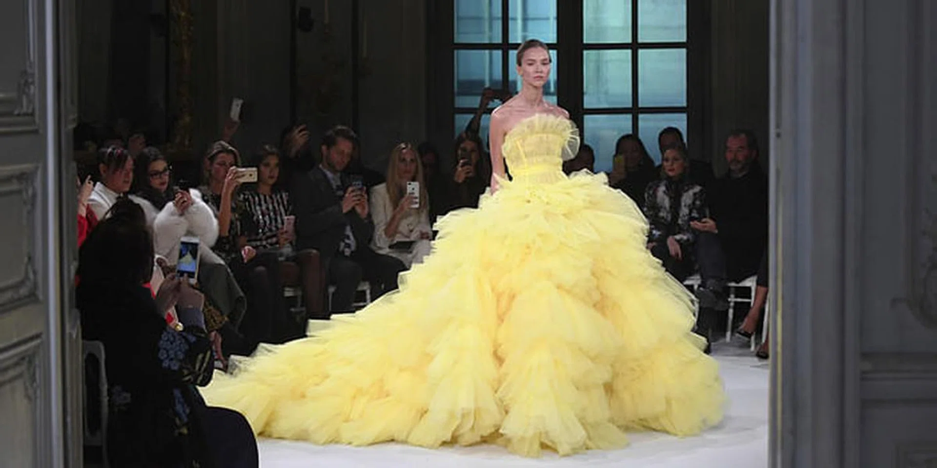 Giambattstia Valli Haute Couture SS17
