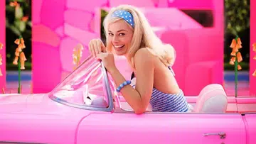 Barbiecore pink makeup trend