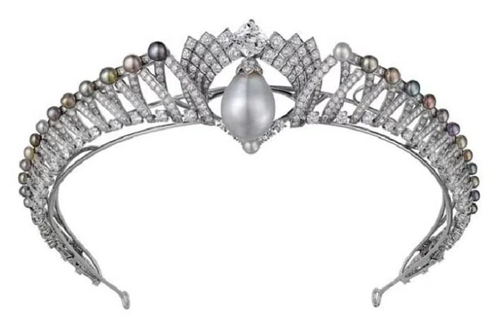 Created for the 2014 Biennale de Paris, this Cartier design can also be worn as a necklace. 