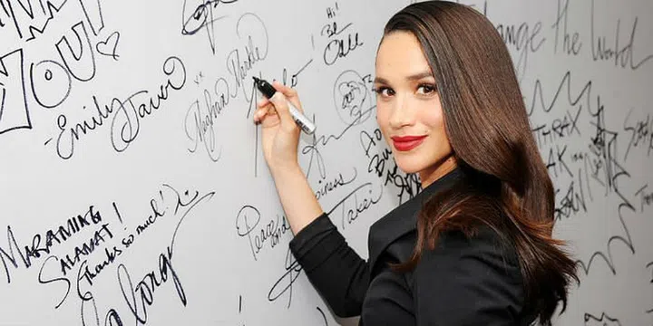 “I've always had a propensity for getting the cursive down pretty well," Markle toldEsquire of her incredibly neat penmanship. “I'm glad that in the land of no one seeming to appreciate a handwritten note anymore that I can try to keep that alive.” And her handwriting actually turned into a little side hustle when the amateur calligraphist was asked to hand-design wedding invitations for celebrities. "What it evolved into was my pseudo-waitressing job when I was auditioning. I didn't wait tables. I did calligraphy for the invitations for, like, Robin Thicke and Paula Patton's wedding,” Markle revealed. Photo: Getty