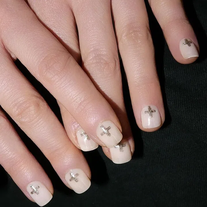 Photo: Instagram/@aliciatnails
