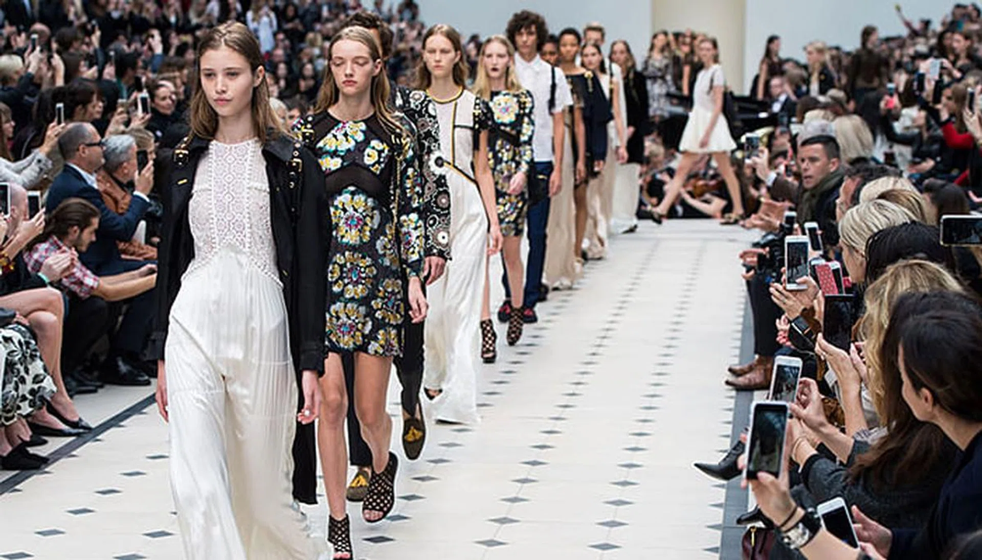 burberry february 2016 collection