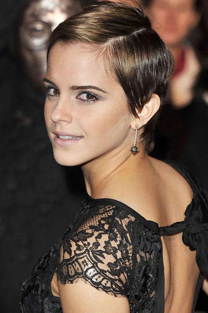 Most fans see the cut for the first time, styled shiny and sleek, at the premiere of Harry Potter And The Deathly Hallows: Part 1.