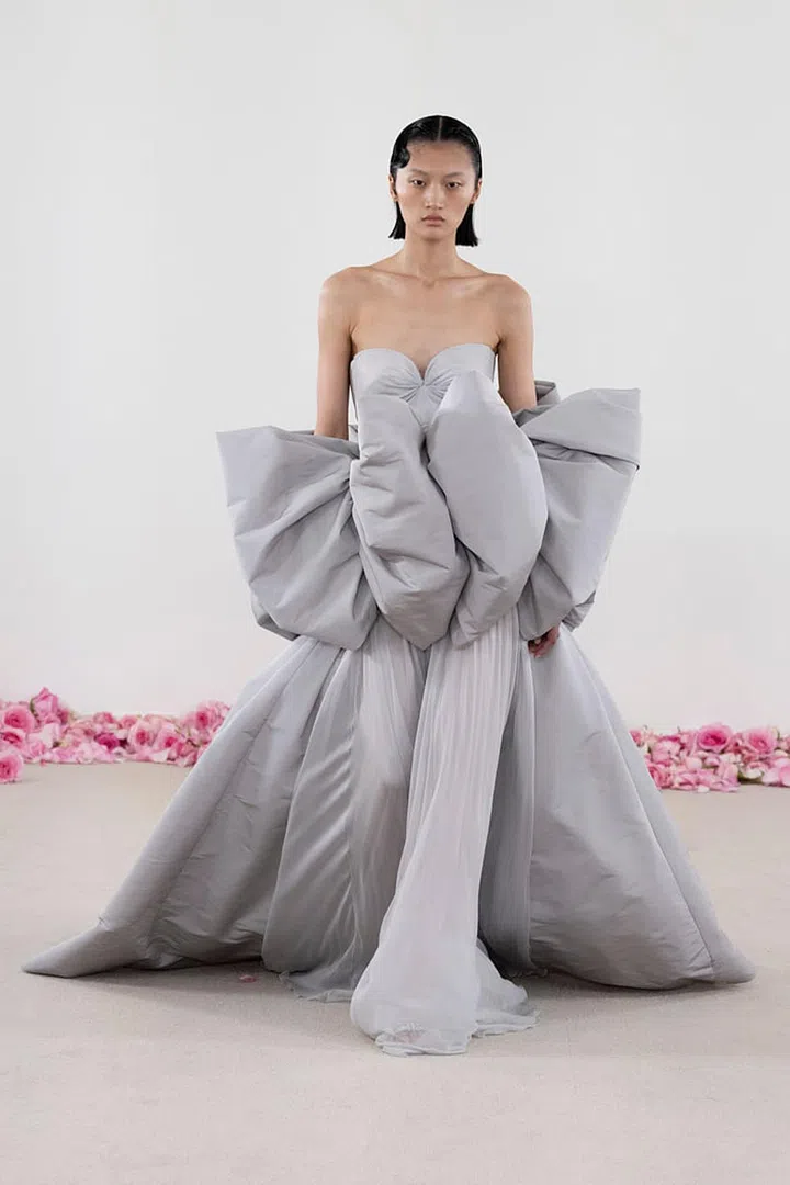 Giambattista Valli,
Fall Winter 2023-24,
Haute couture