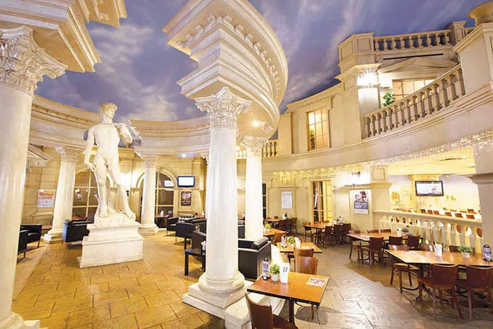 Moreland Hotel serves up hearty portions that are great for sharing.
