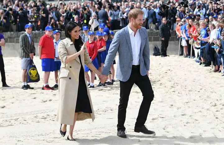 The former Suits actress wore Grant's trench on outings in both Sydney and Melbourne

Photo: Getty