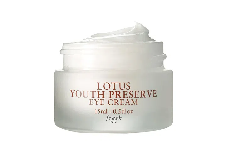 Stave o  the first signs of ageing with its Super 7 Complex, which is made up of ingredients that hydrate, brighten and smooth.