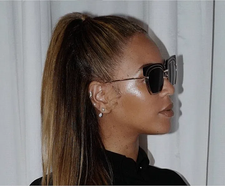 Suitable for all skin tones, skin types and any occasions, a healthy sheen on your cheekbones is always welcomed. Avoid highlighters with visible shimmer particles as these can look too dramatic for everyday wear. Instead, opt for those with a pearlescent finish and gently buff into skin for a seamless, more natural look. Photo: Instagram