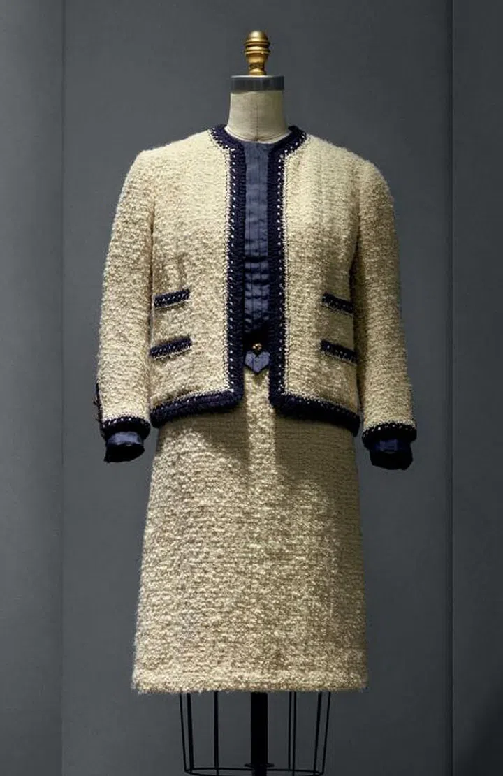 Suit, Gabrielle "Coco" Chanel (French, 1883-1971), 1963-68 haute couture; The Metropolitan Museum of Art, Gift of Mrs. Lyn Revson, 1975 (1975.53.7a-e). Photo: Nicholas Alan Cope 